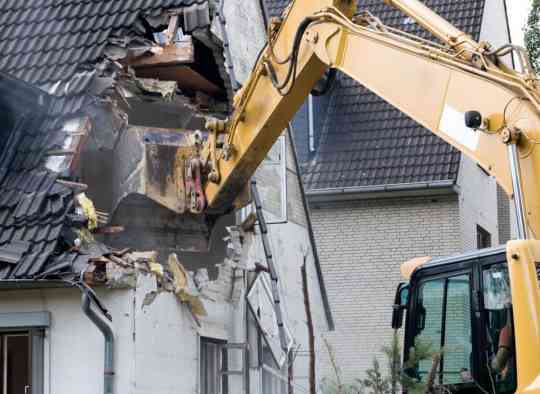 Excavate-Demolishing-Services-MaxTrust-Plumbing-Toronto